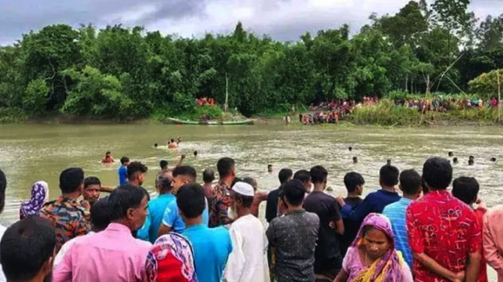 মানিকগঞ্জে সাঁতার শেখাতে গিয়ে বাবা-মেয়ে দুজন নিখোঁজ