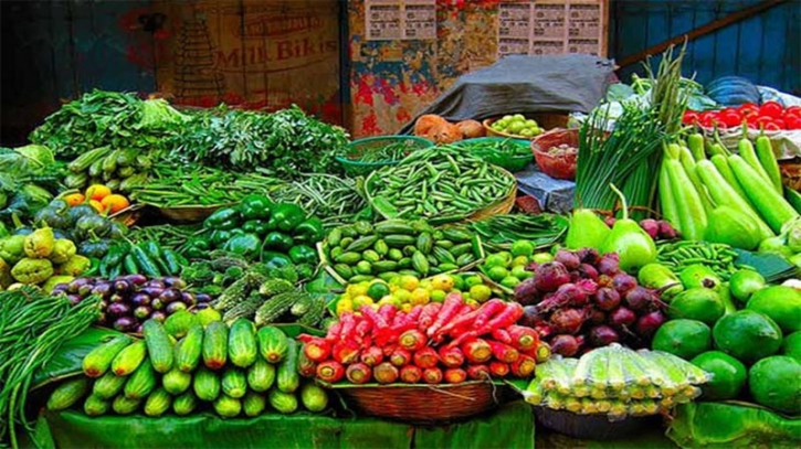 টানা বৃষ্টিতে নিত্যপণ্যের বাজার চড়া