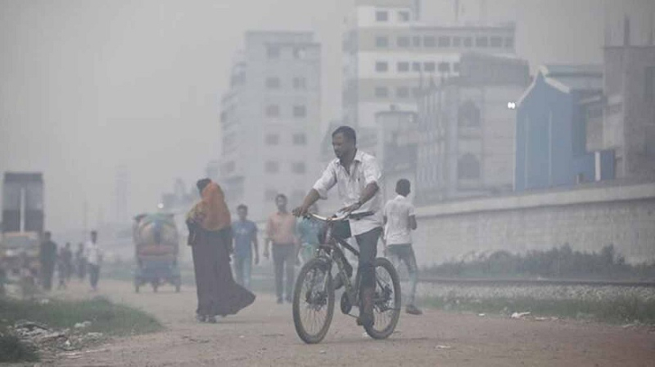 সাতসকালে ঢাকার বায়ু ‘খুব অস্বাস্থ্যকর’